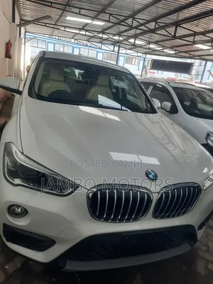 BMW X1 sDrive28i FWD 2018 White