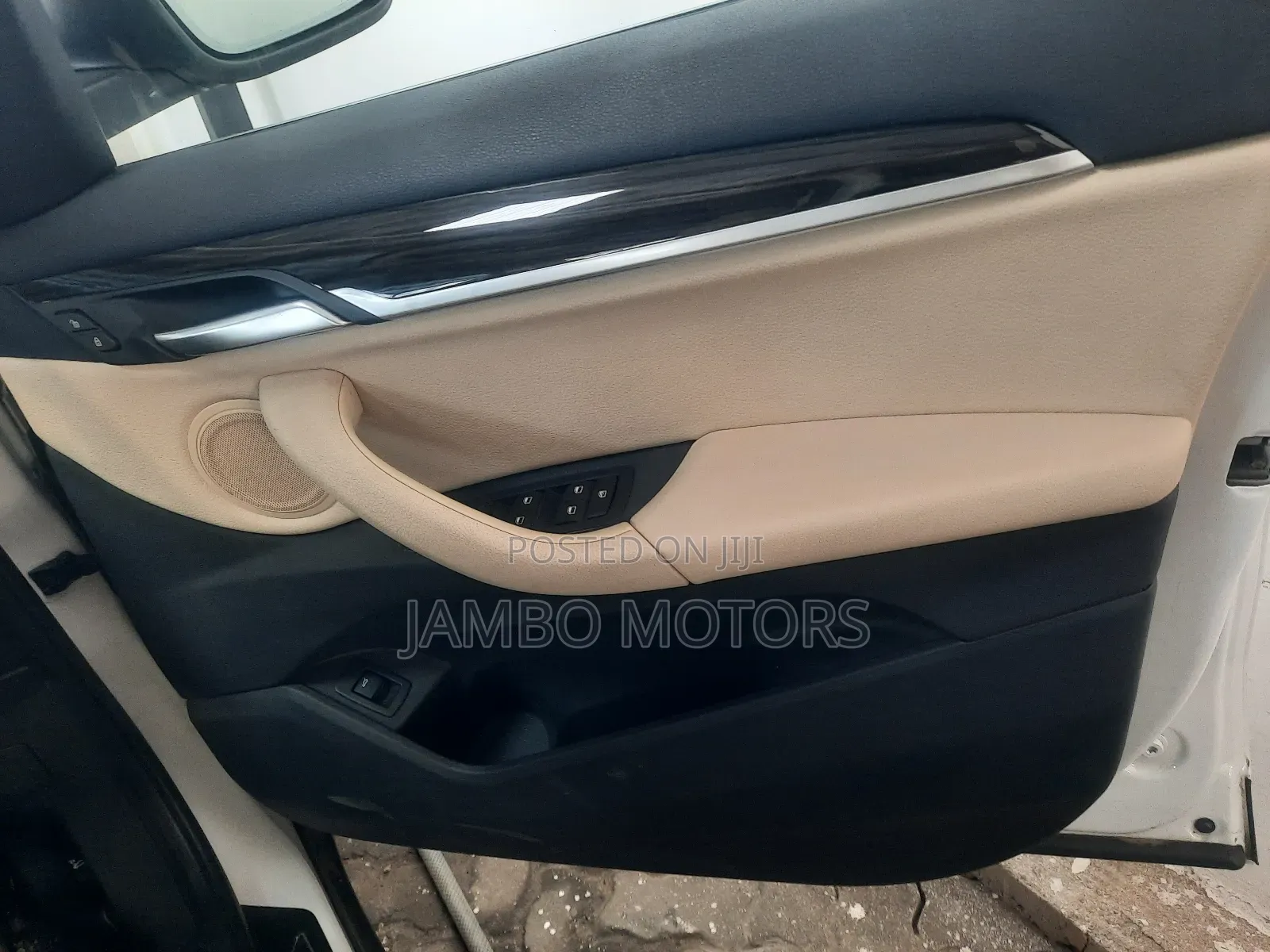BMW X1 sDrive28i FWD 2018 White