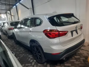 BMW X1 sDrive28i FWD 2018 White