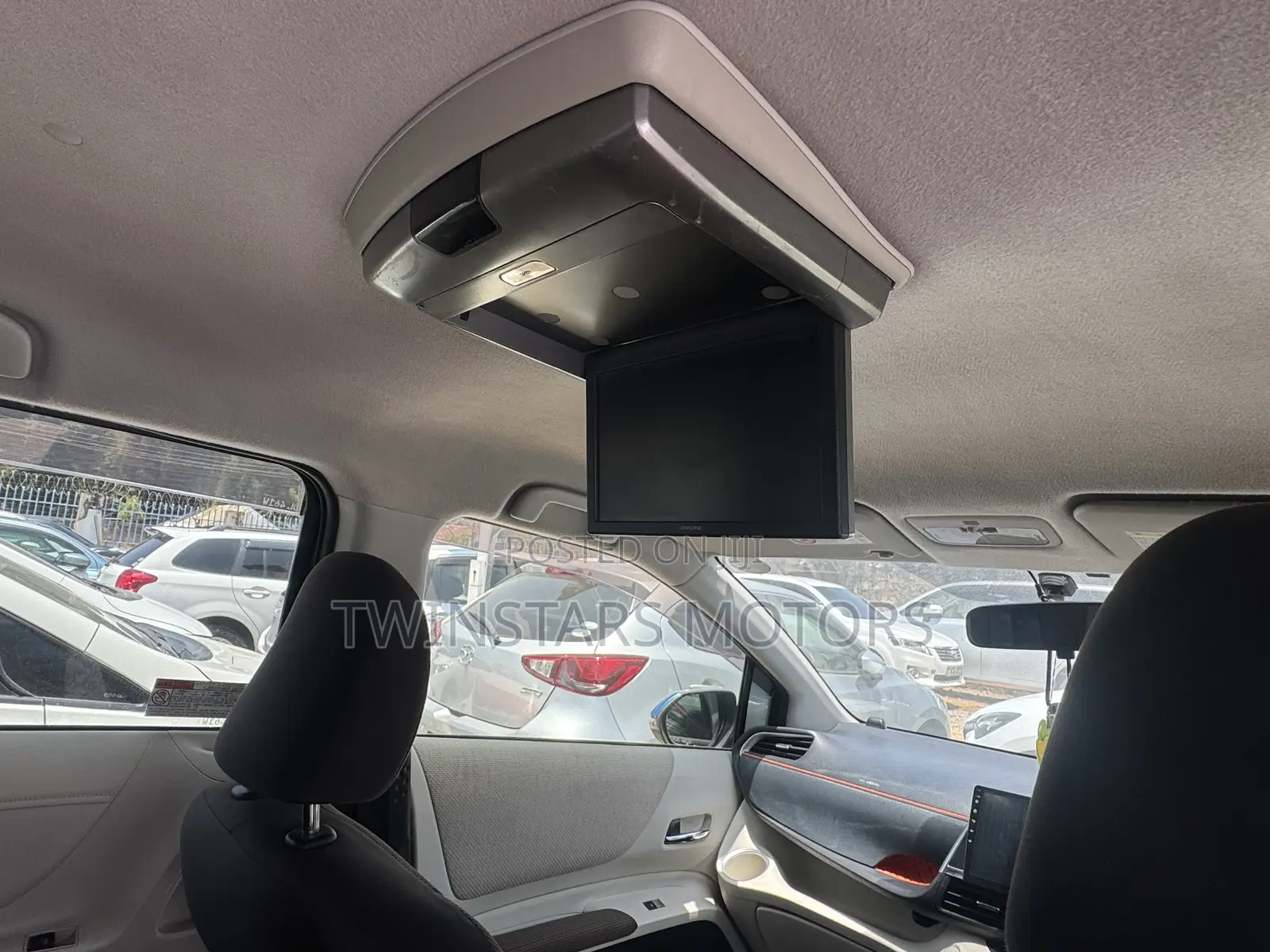 Toyota Sienta 1.5 AWD 2015 Black