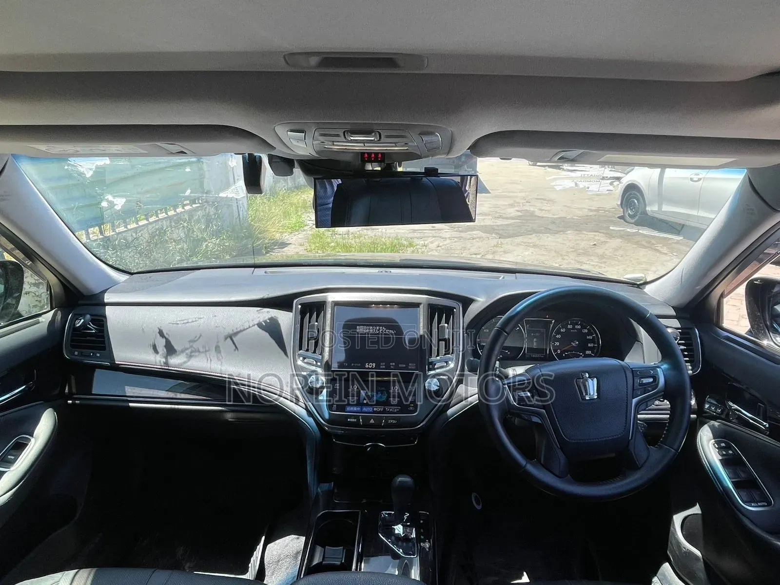 Toyota Crown 2018 Black