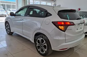 Honda Vezel 2018 White
