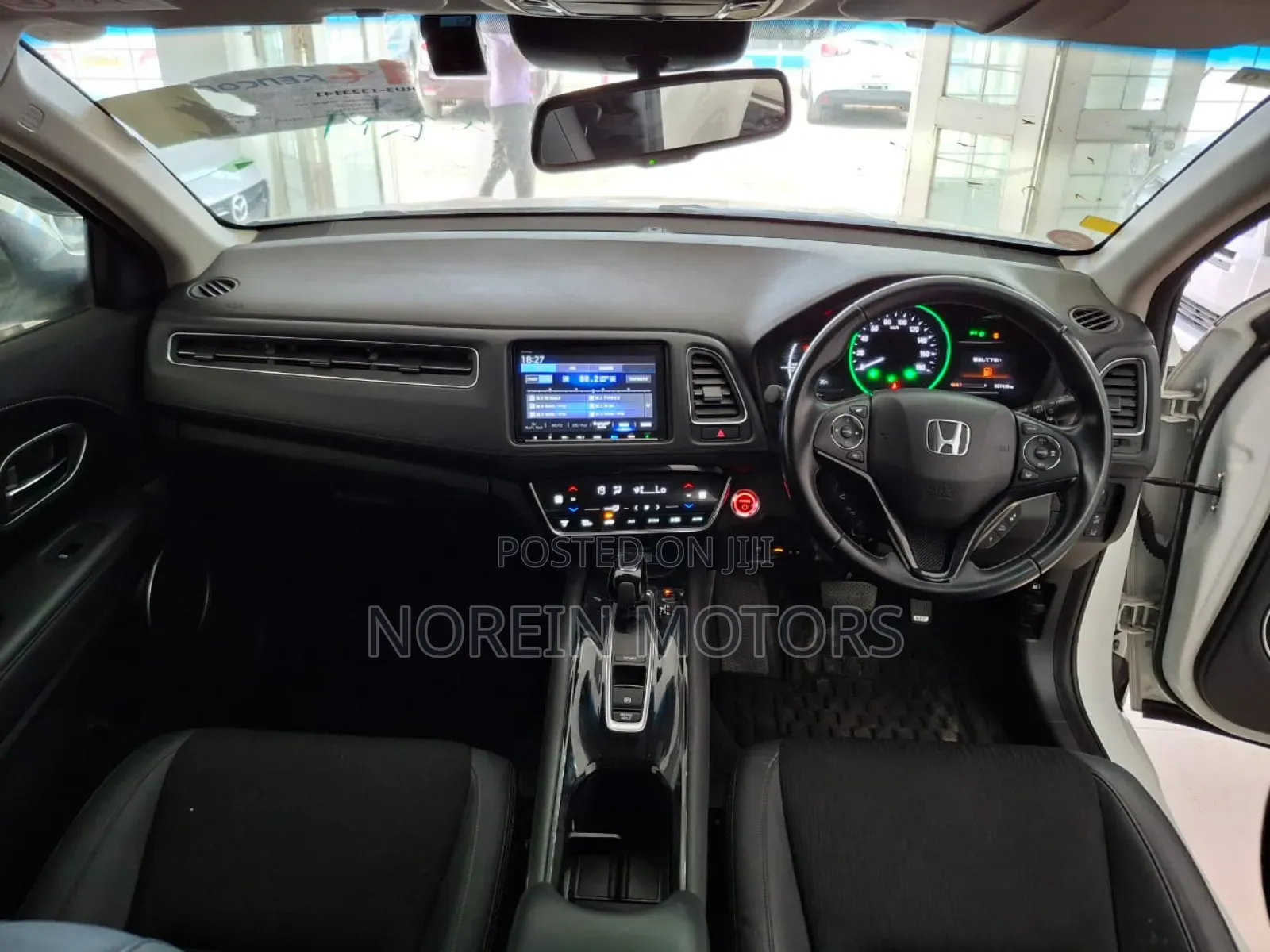 Honda Vezel 2018 White
