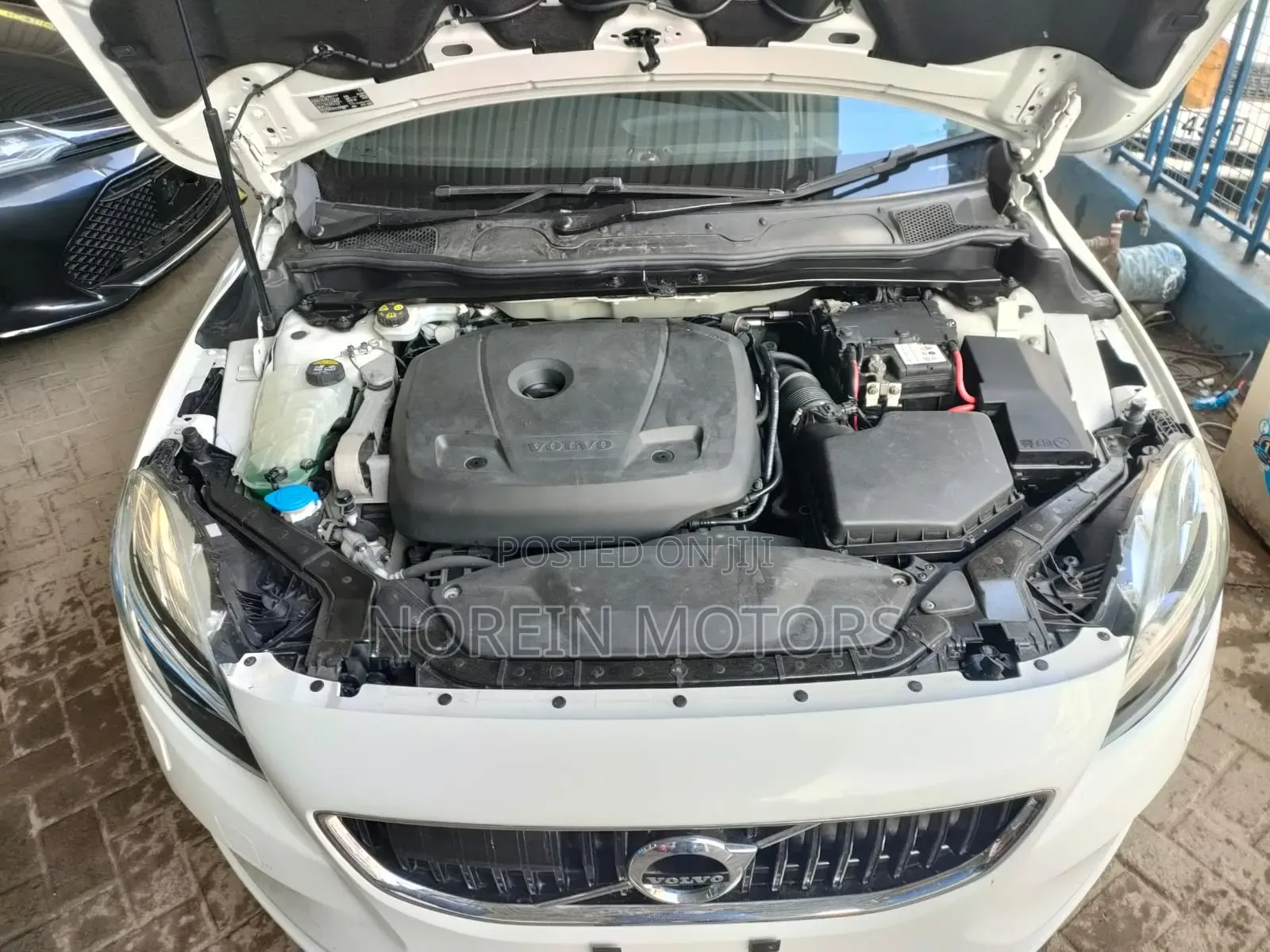 Volvo V40 2017 White