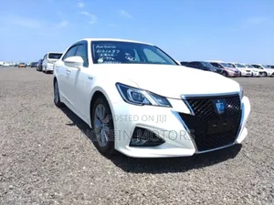 Toyota Crown 2018 White