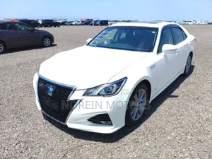 Toyota Crown 2018 White