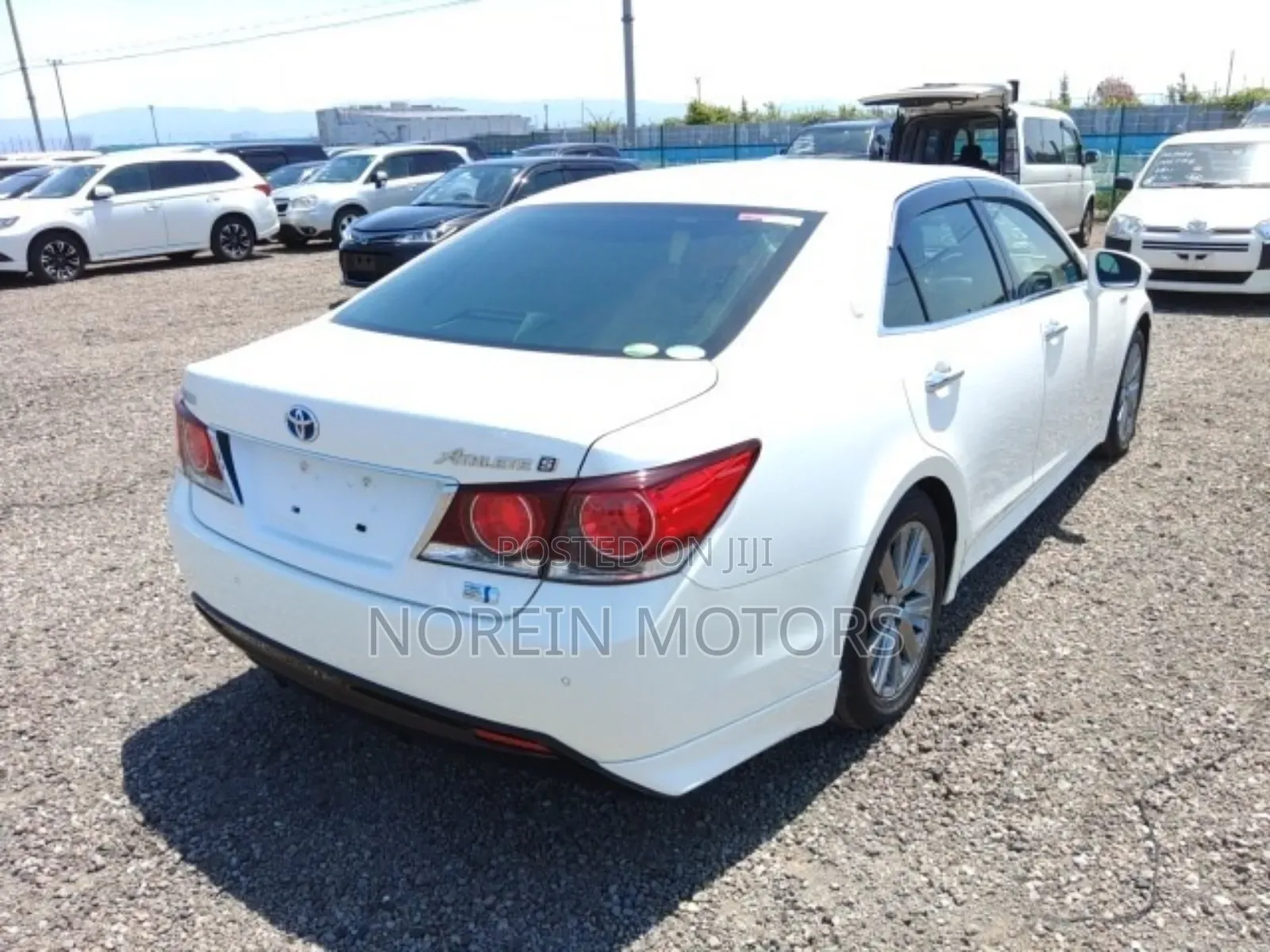 Toyota Crown 2018 White