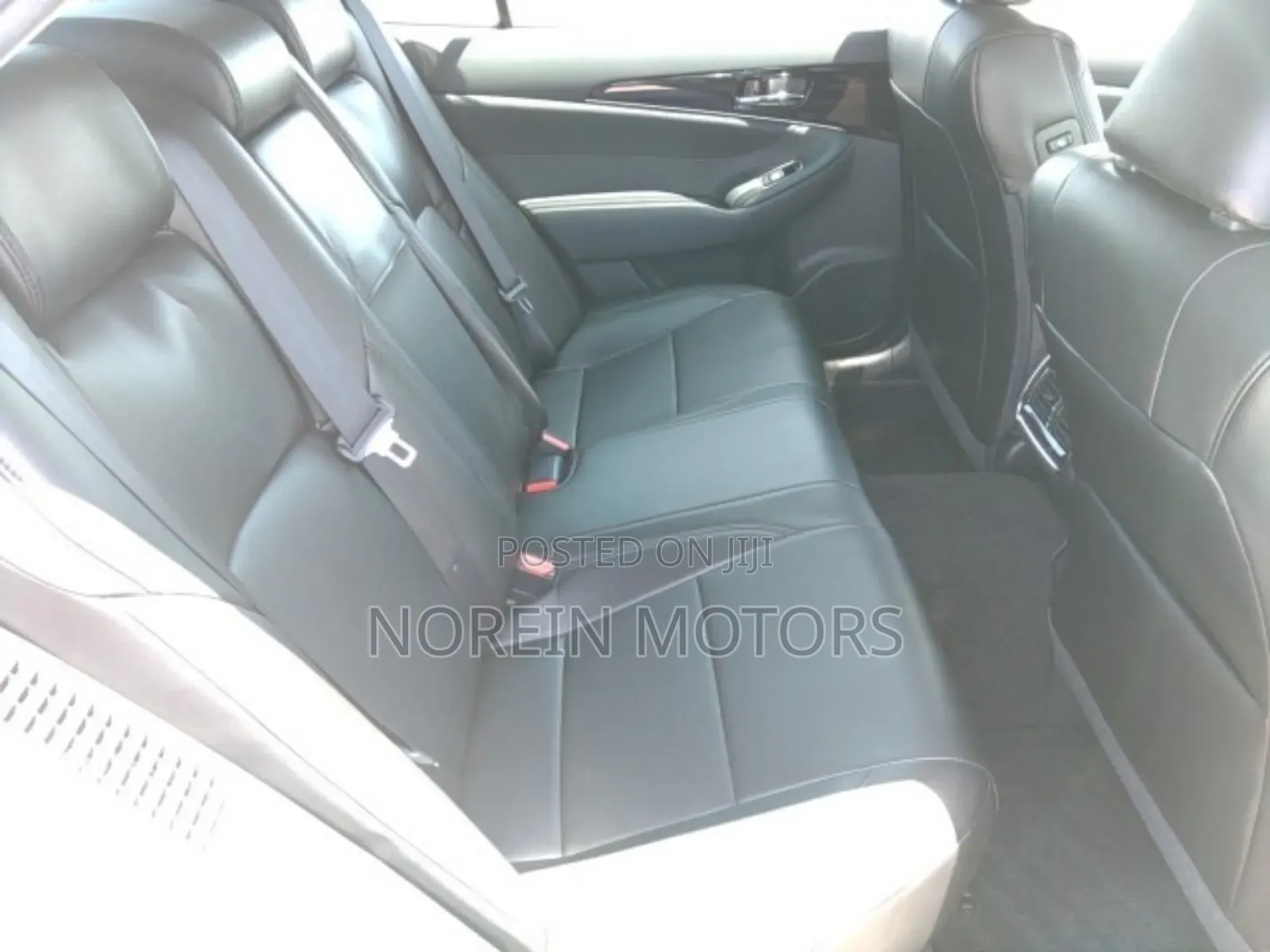 Toyota Crown 2018 White