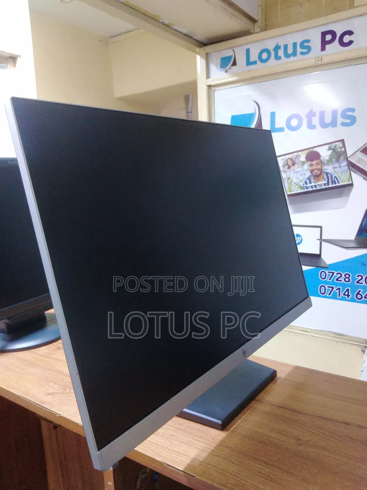 Edge to Edge Monitor E243i