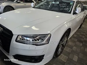 Audi A8 2018 Off white