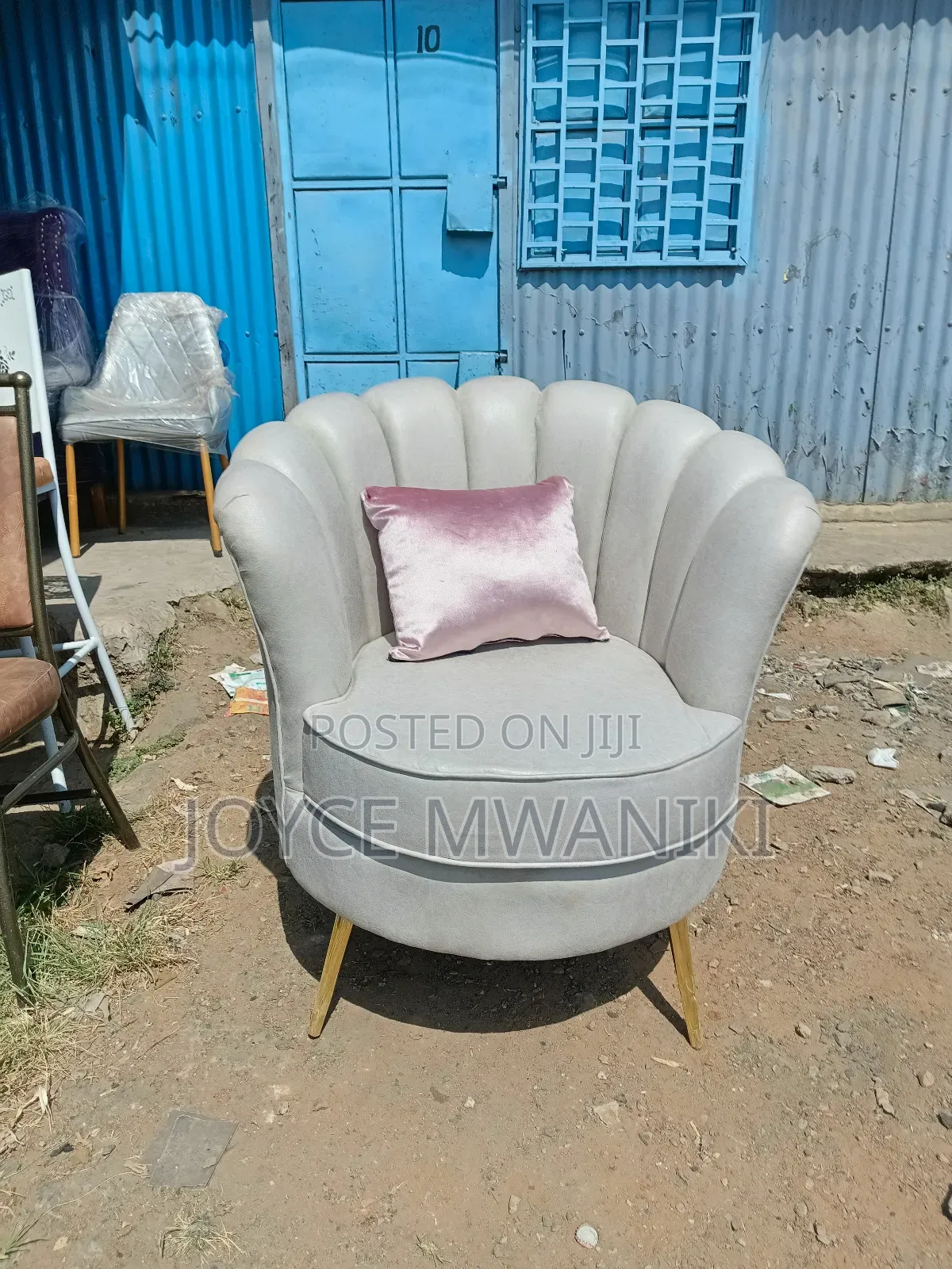 Cream Pedicure Flower Seat, Cream With a Pillow 