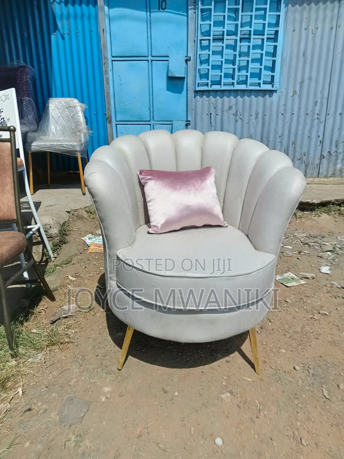 Cream Pedicure Flower Seat, Cream With a Pillow 