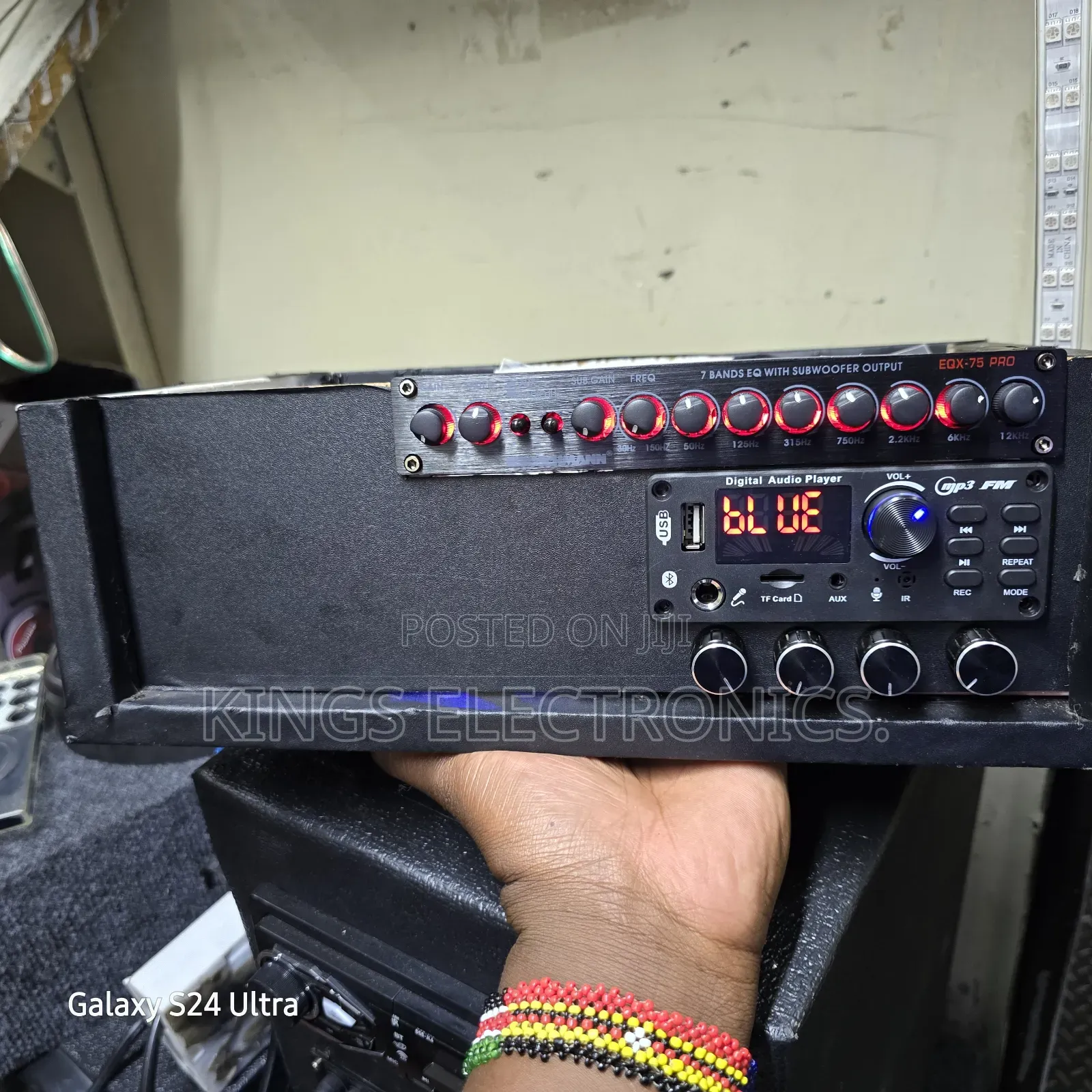 Microphone Amplifier .
