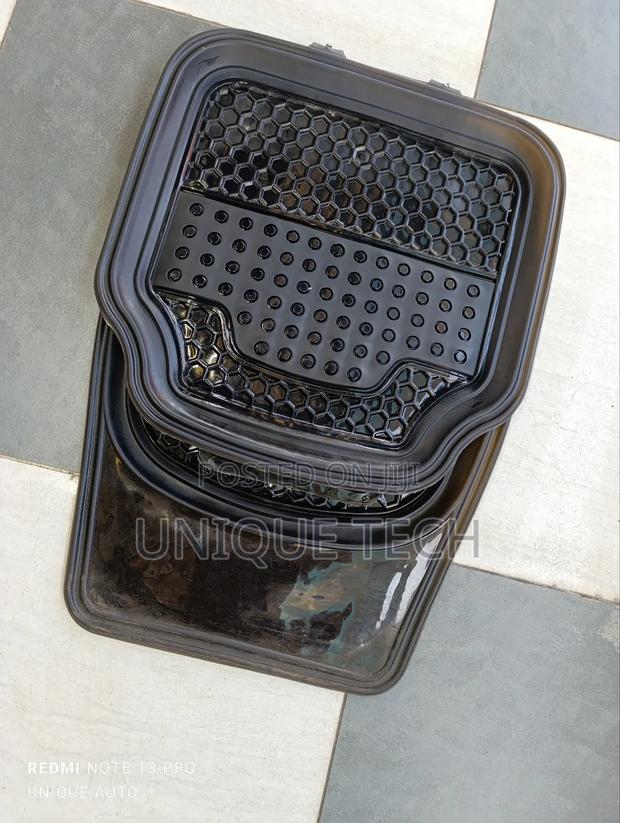 5pc Clear Black Car Floor Mats -(Durable Easy to Clean
)