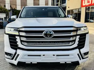 Toyota Land Cruiser 3.3 Diesel 4WD 2022 White