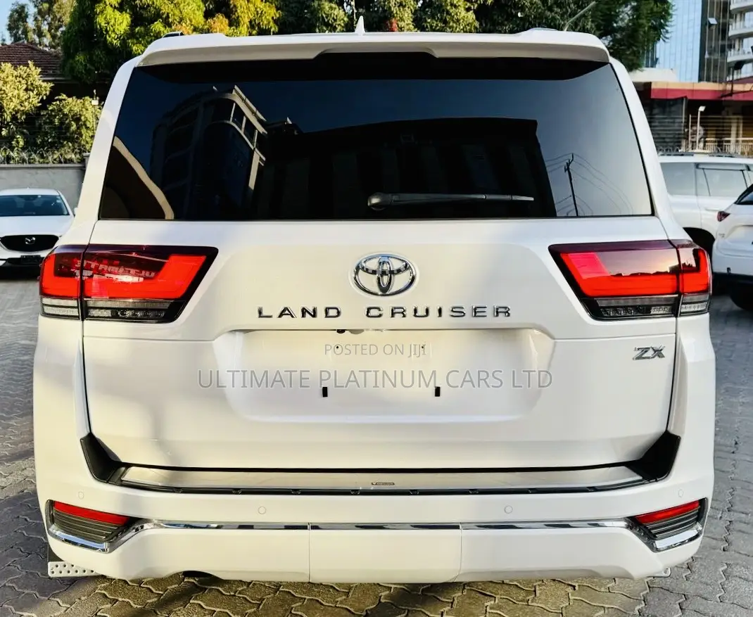 Toyota Land Cruiser 3.3 Diesel 4WD 2022 White
