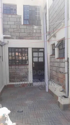 4bdrm Maisonette in Harambee Sacco, Donholm for rent