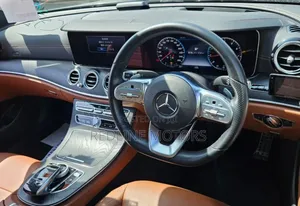 Mercedes-Benz E300 2018 Blue