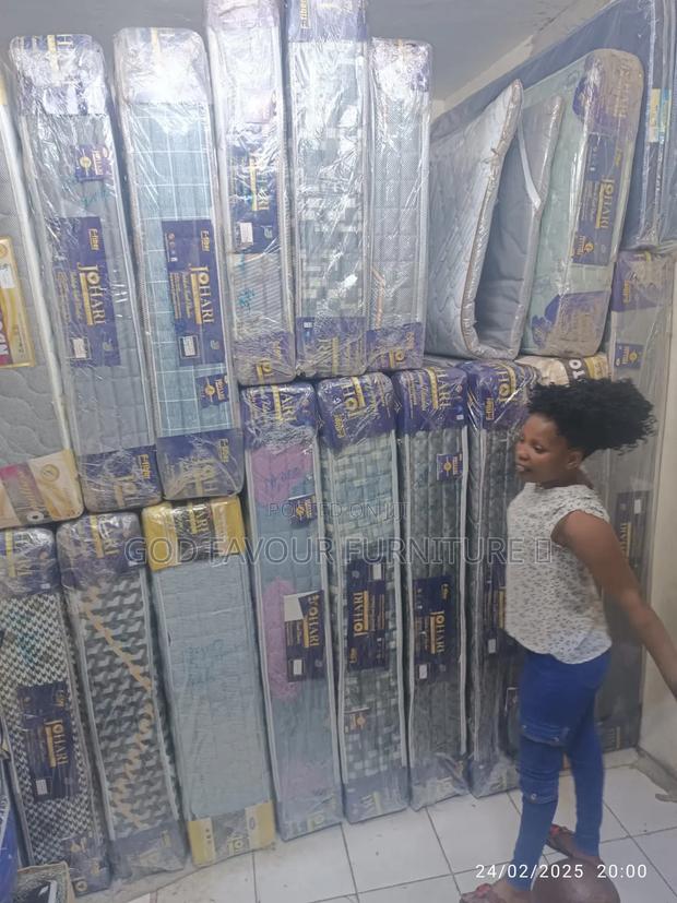 Hypoallergenic Fibre Matress 4 by 6 Kj5tf