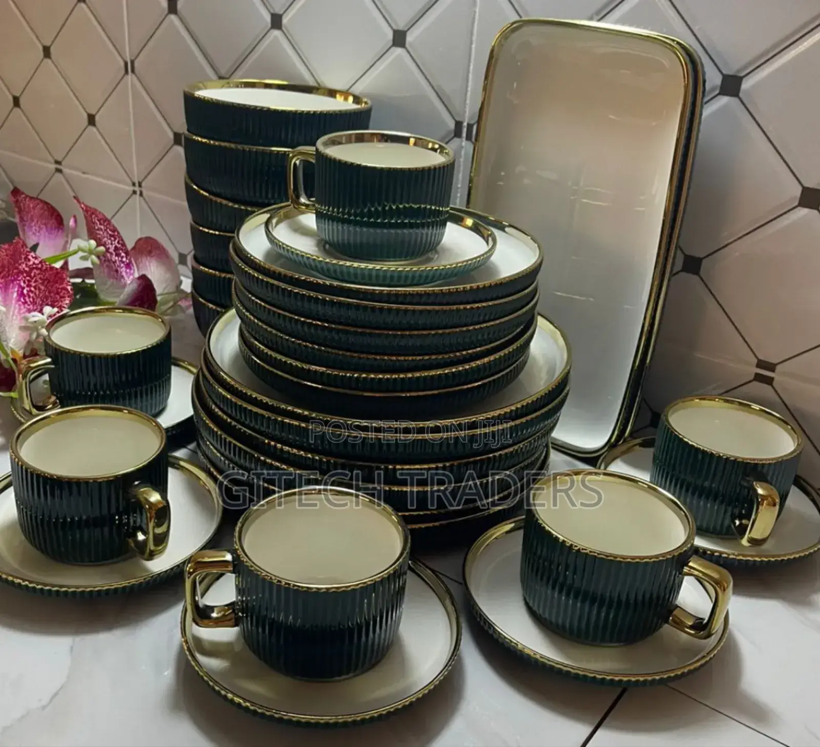 Gold Realm Dinner Set