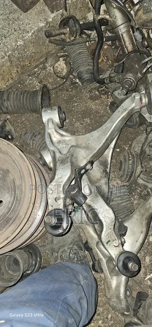 Nnissan Fuga Armsb