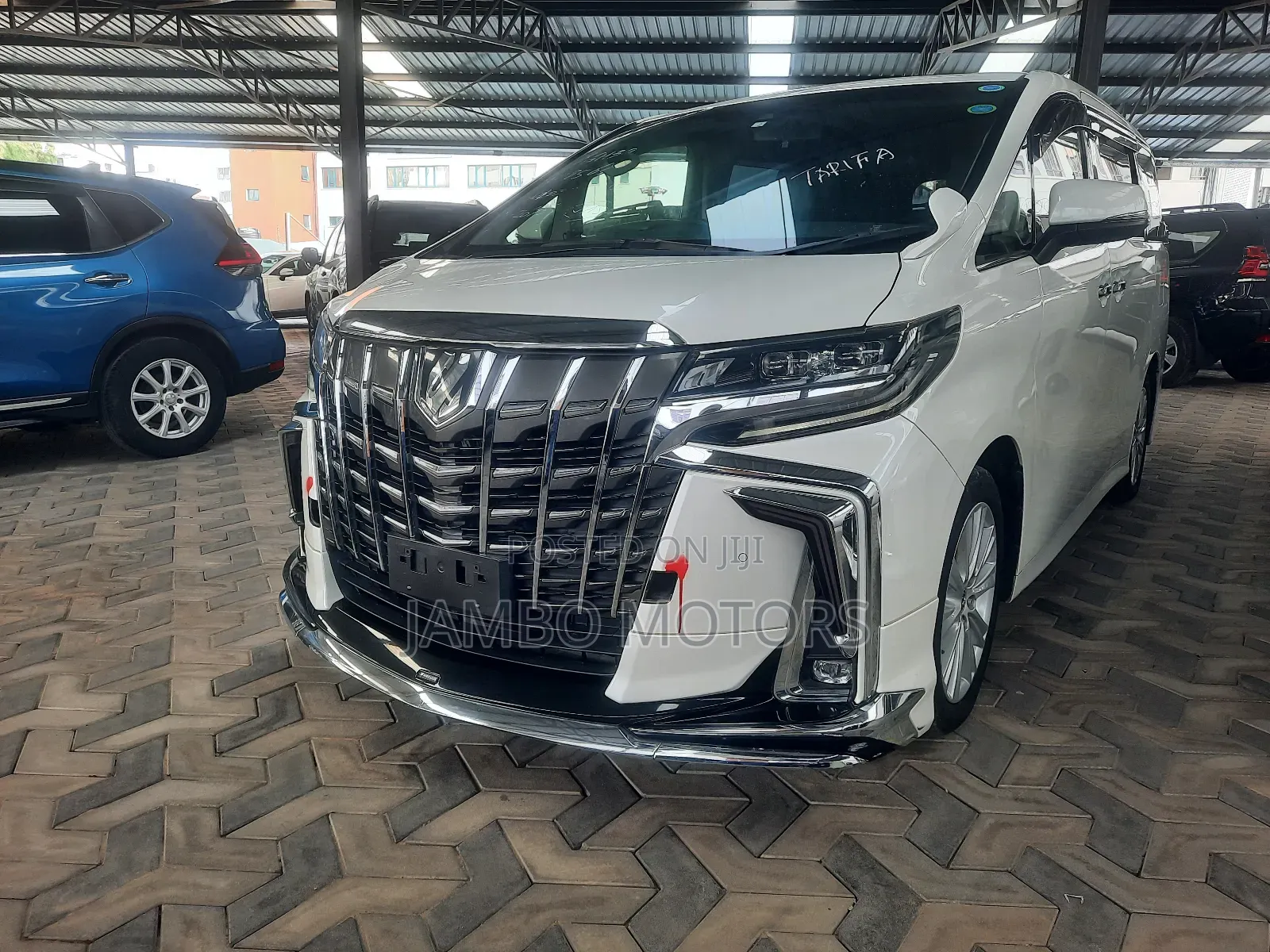 Toyota Alphard 2.5 Petrol FWD 2018 White