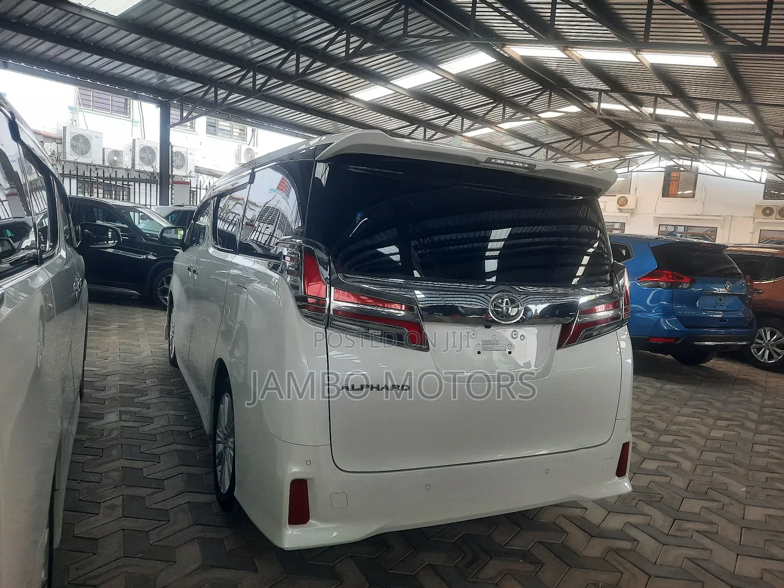 Toyota Alphard 2.5 Petrol FWD 2018 White