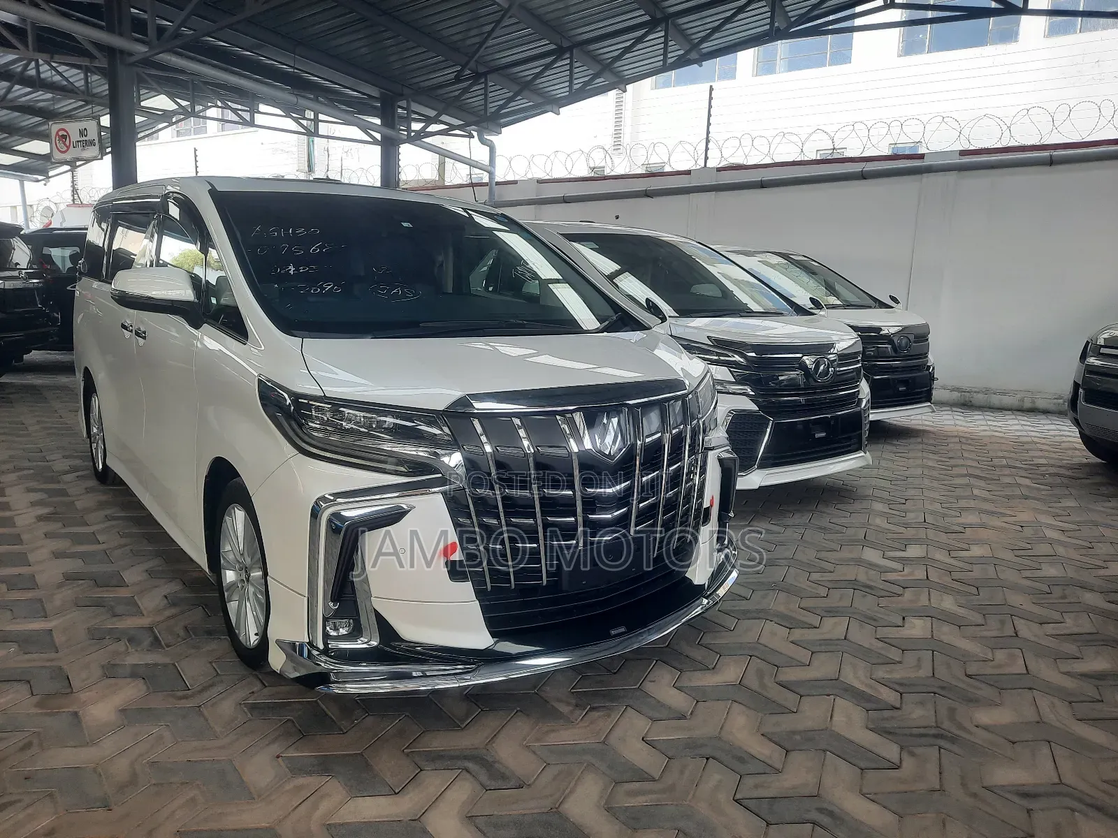 Toyota Alphard 2.5 Petrol FWD 2018 White