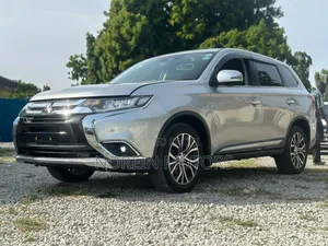 Mitsubishi Outlander 2018 Gold