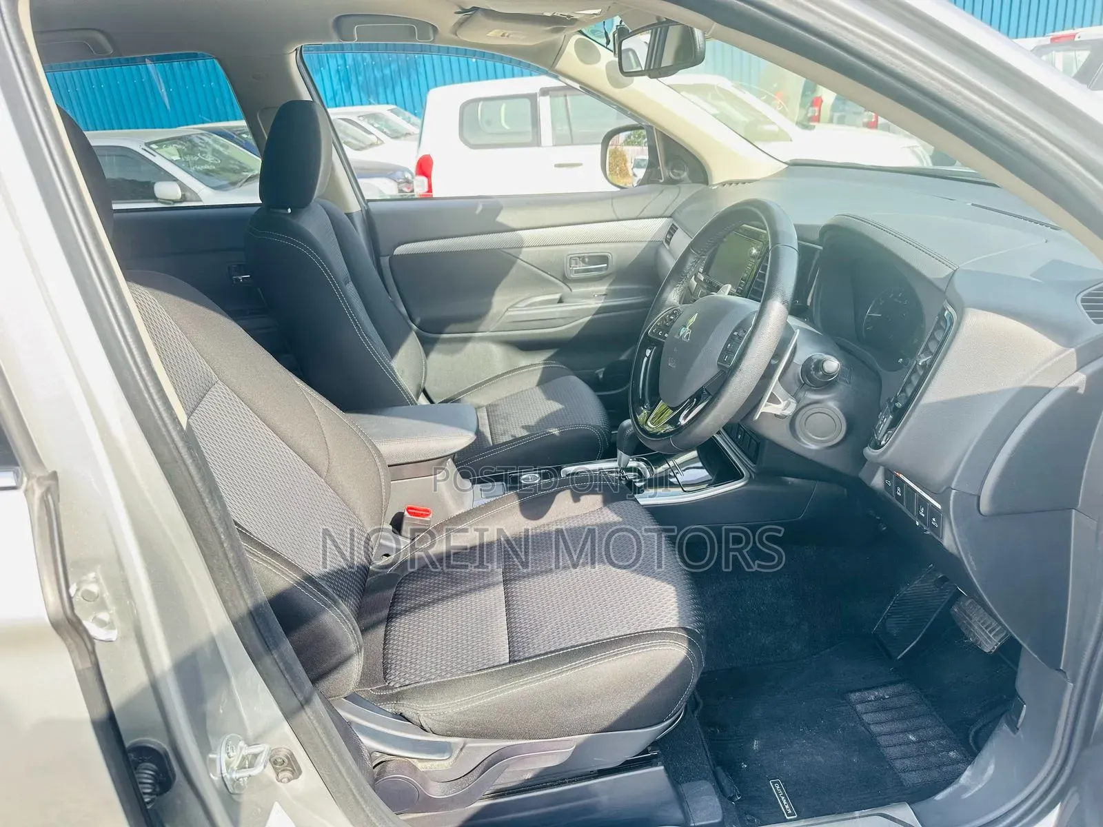 Mitsubishi Outlander 2018 Gold