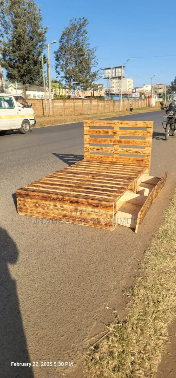 Pallet Bed With Drawers