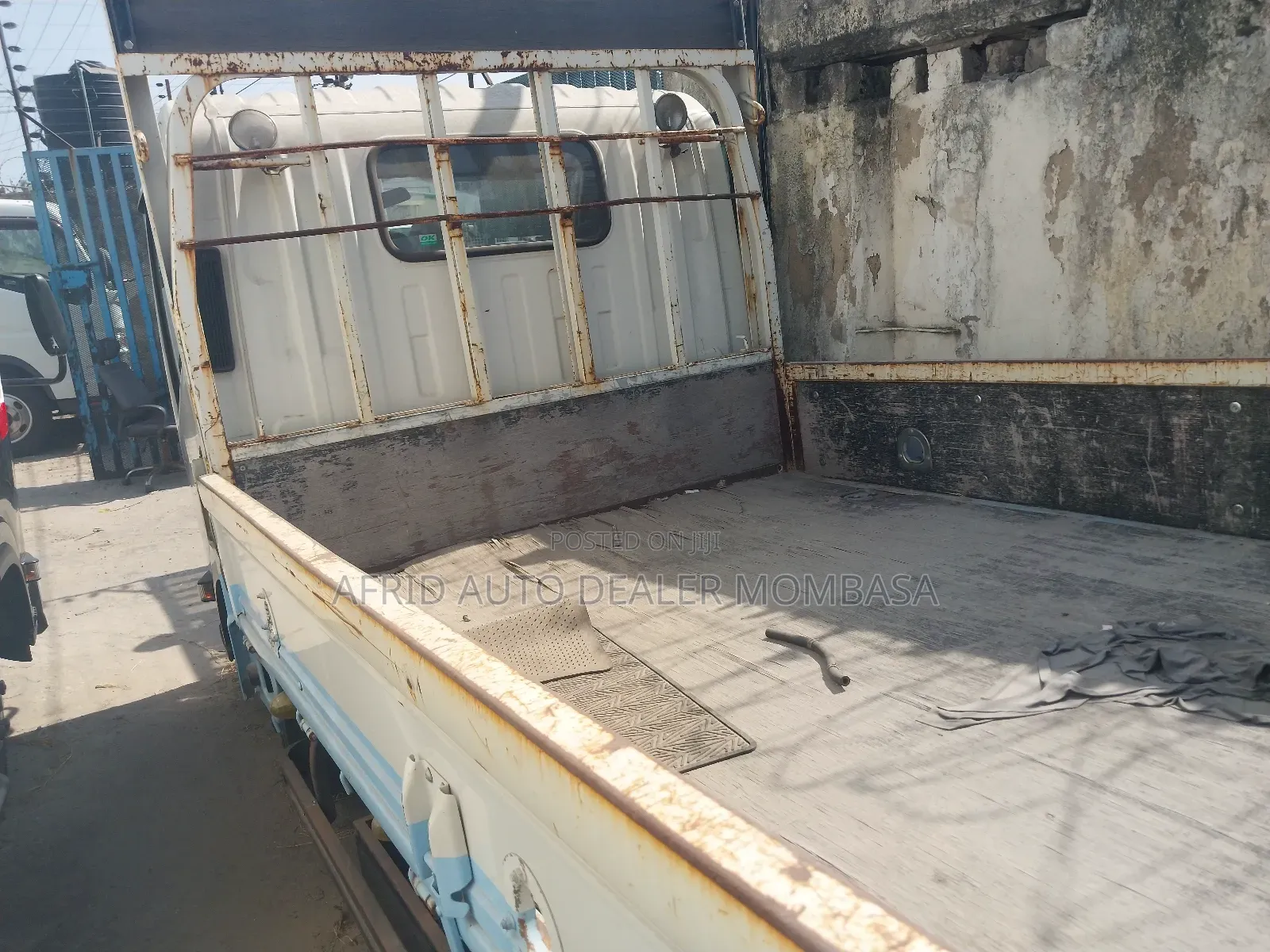 Isuzu Elf 3tonnes Manual Diesel