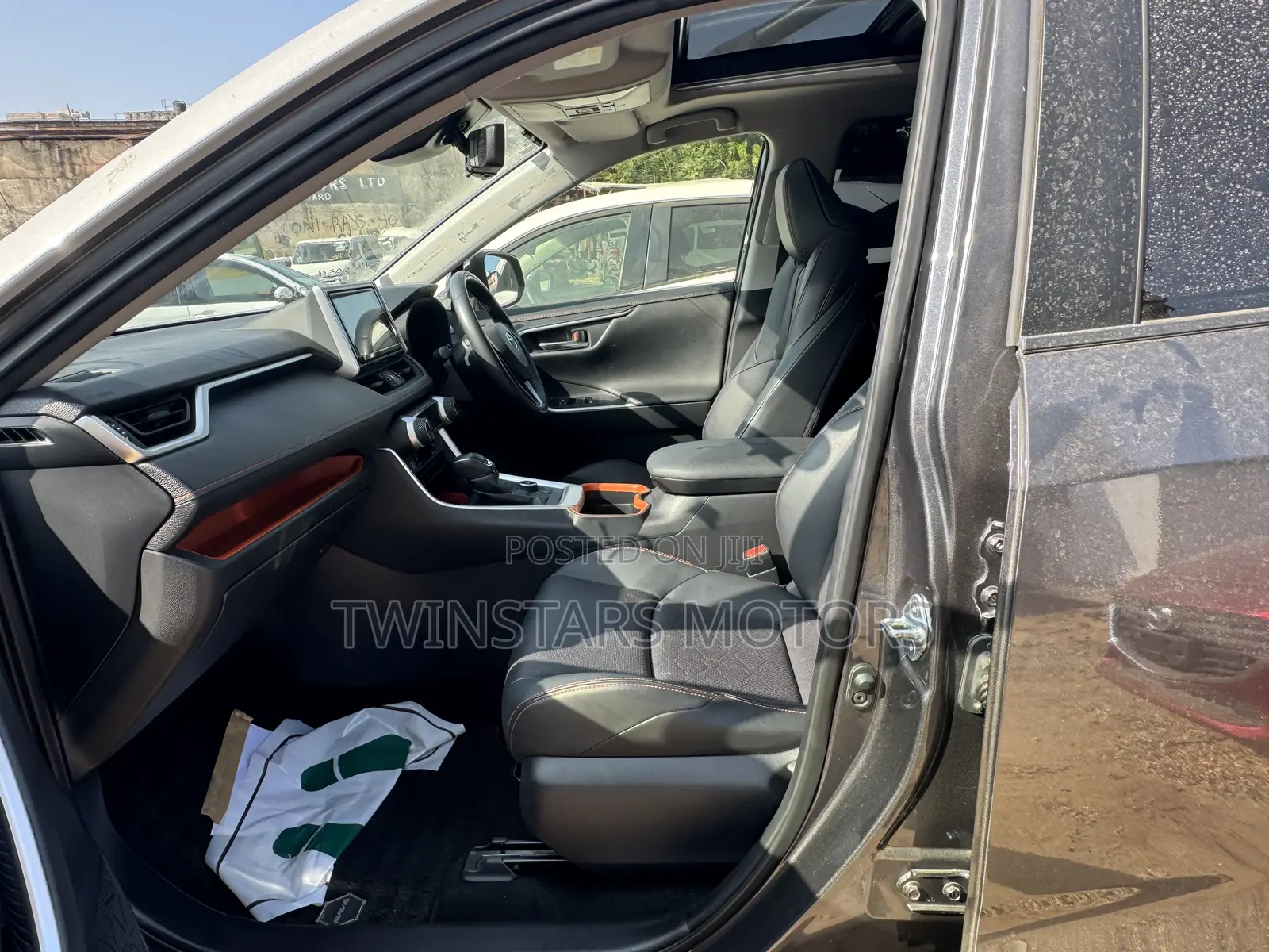Toyota RAV4 XLE Premium FWD 2019 Gray