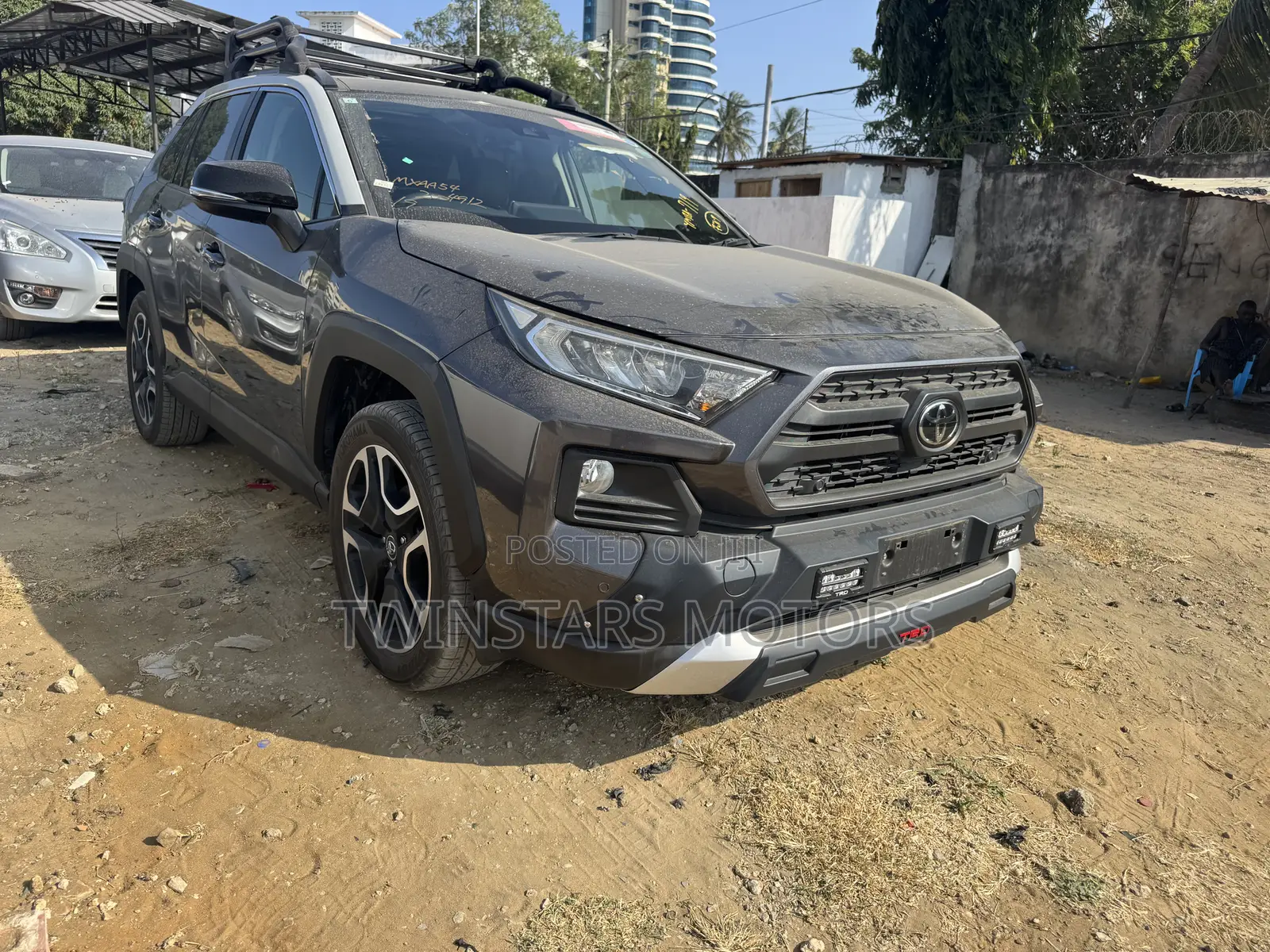 Toyota RAV4 XLE Premium FWD 2019 Gray