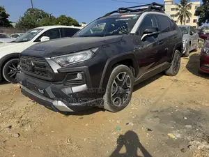 Toyota RAV4 XLE Premium FWD 2019 Gray