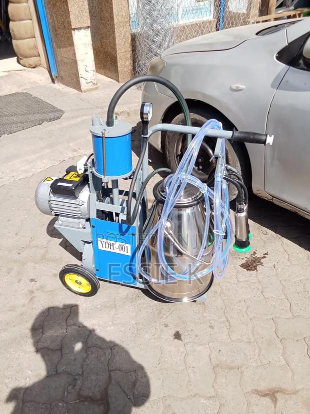 Single Barrel Milking Machine - main view