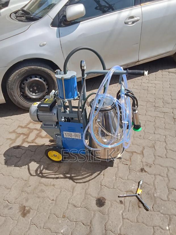 Milano Single Bucket Milking Machine - main view