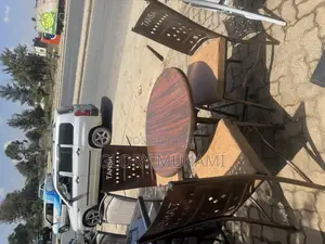 Brown Marble Table And Restaurant Brown Chairs