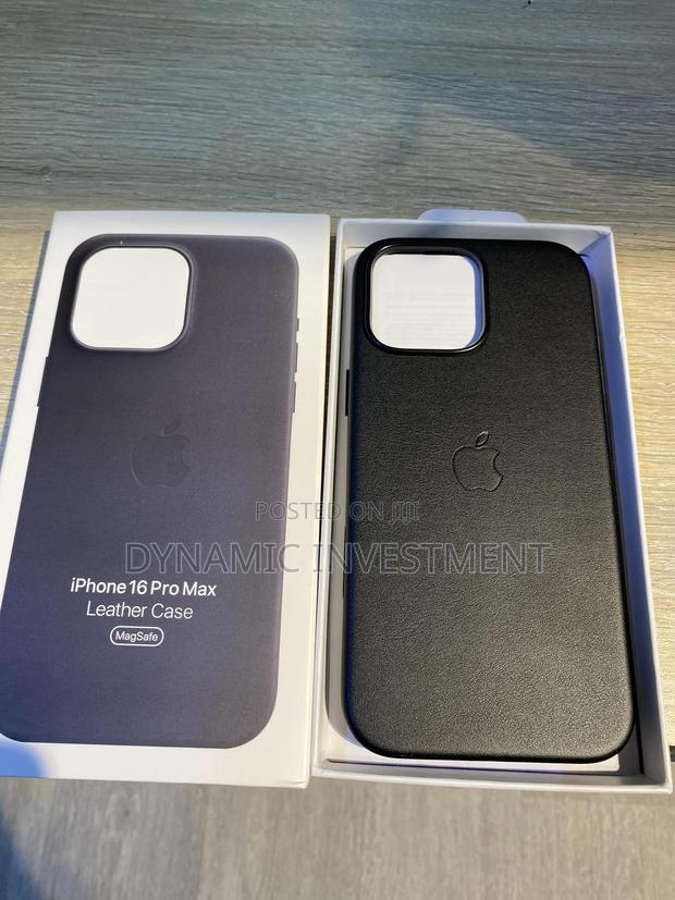 iPhone 16 Pro Max Full Grain Genuine Leather Magsafe Case - thumbnail 2