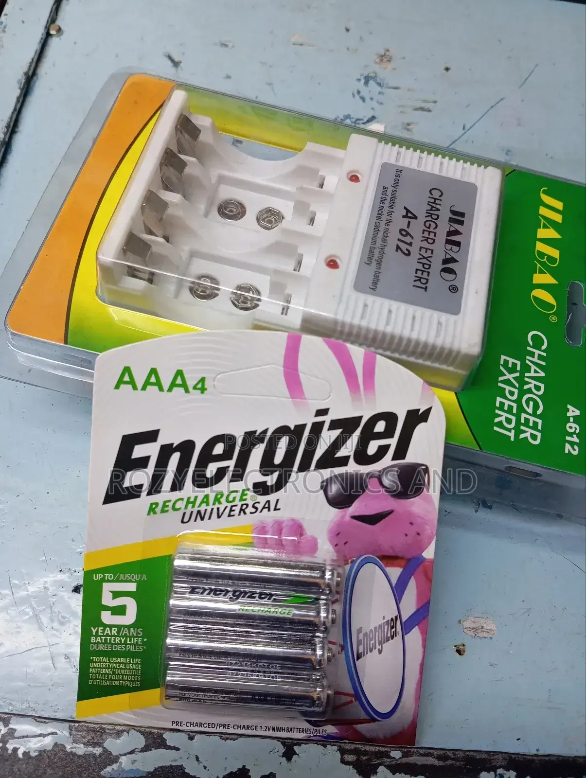 Reachable Battery Aaa Batteries and Charger