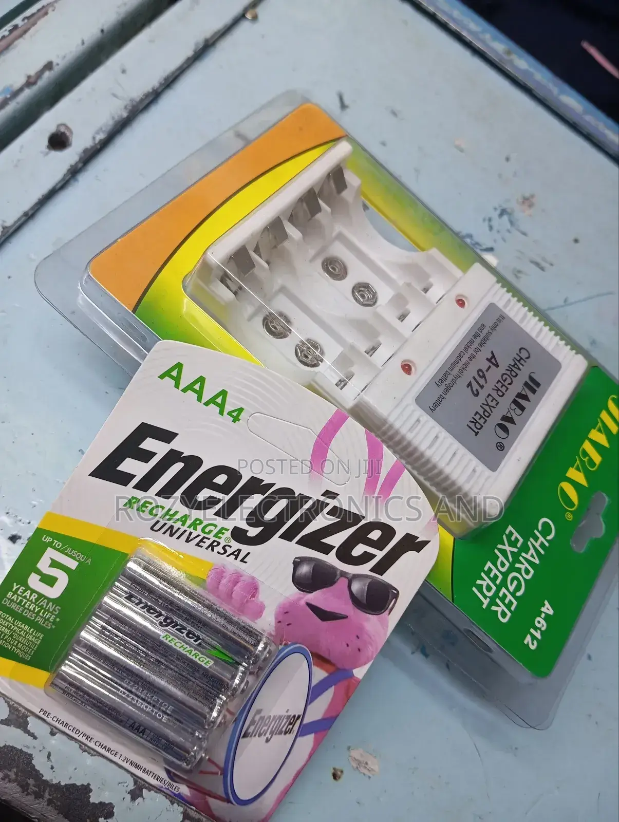 Reachable Battery Aaa Batteries and Charger