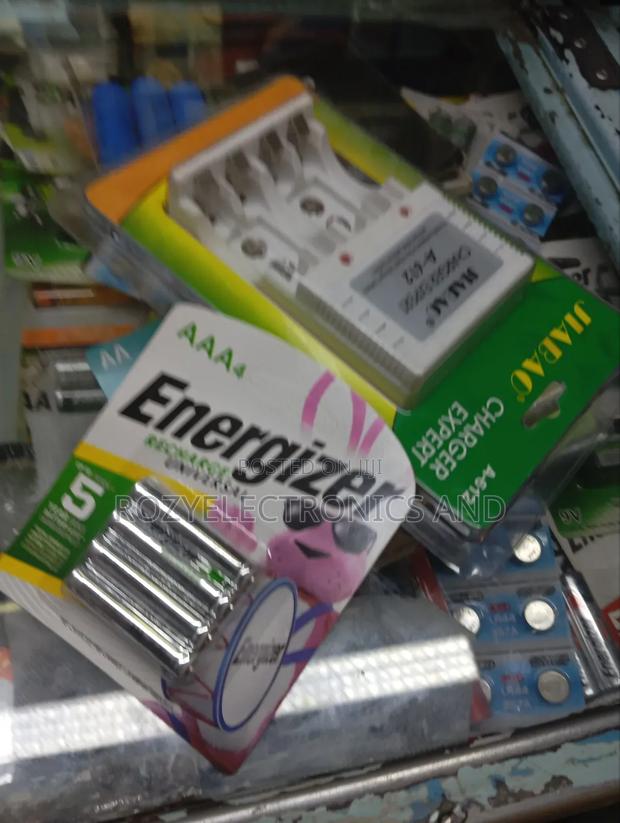 Rechargeable Battery Energiser 2pair and the Charger