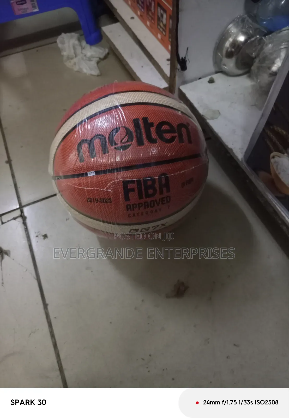 *Molten Basketball* Molten Basketball