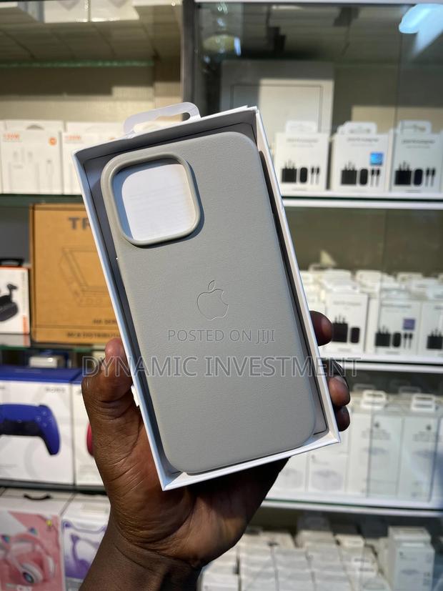 Apple iPhone 16 Pro Leather Magnetic Case/Cover - thumbnail 2