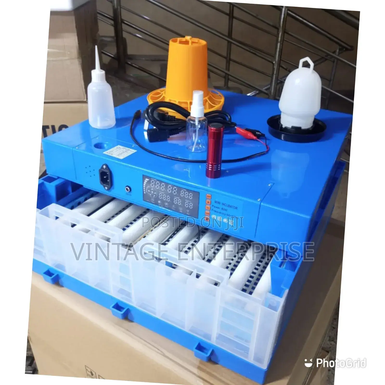 64 Eggs Incubator With Accessories
