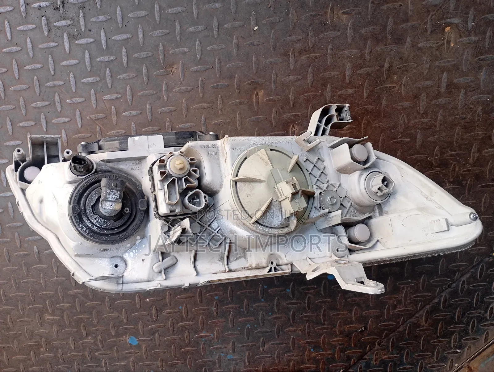 Fielder 2005 Headlight Xenon LHS