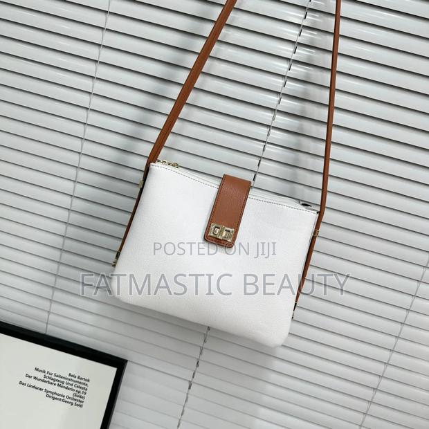 Simple Shoulder Bag - main view