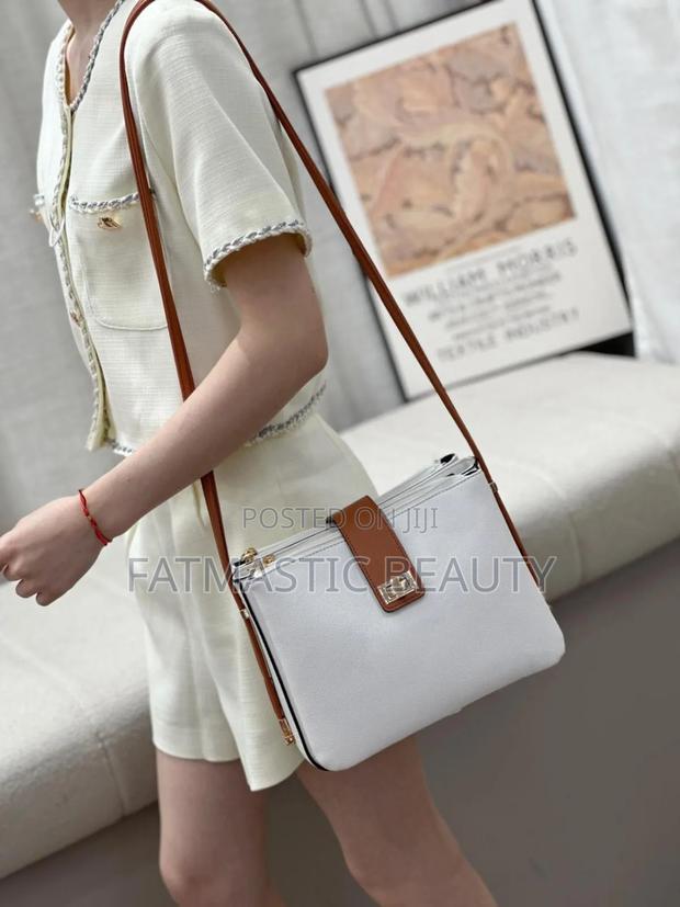 Simple Shoulder Bag - thumbnail 2