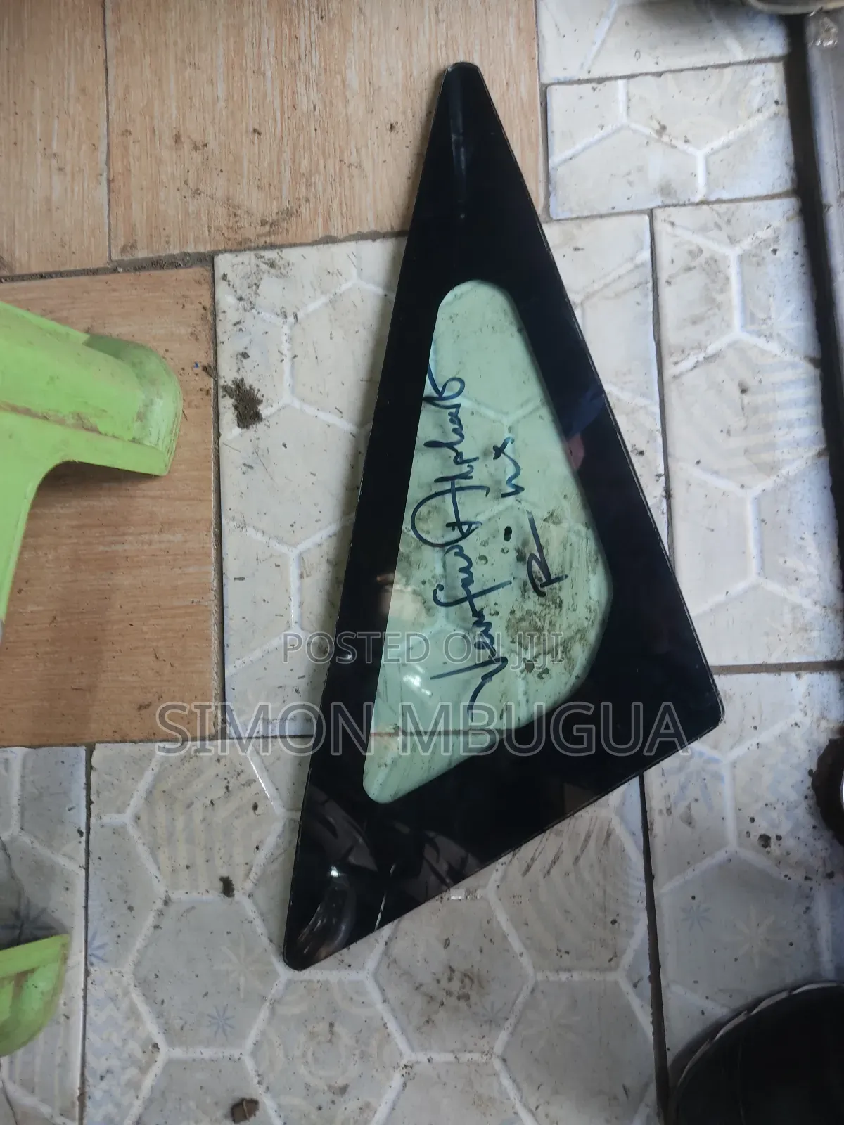 Toyota Alphard 2010/Velfire Quarter Glass