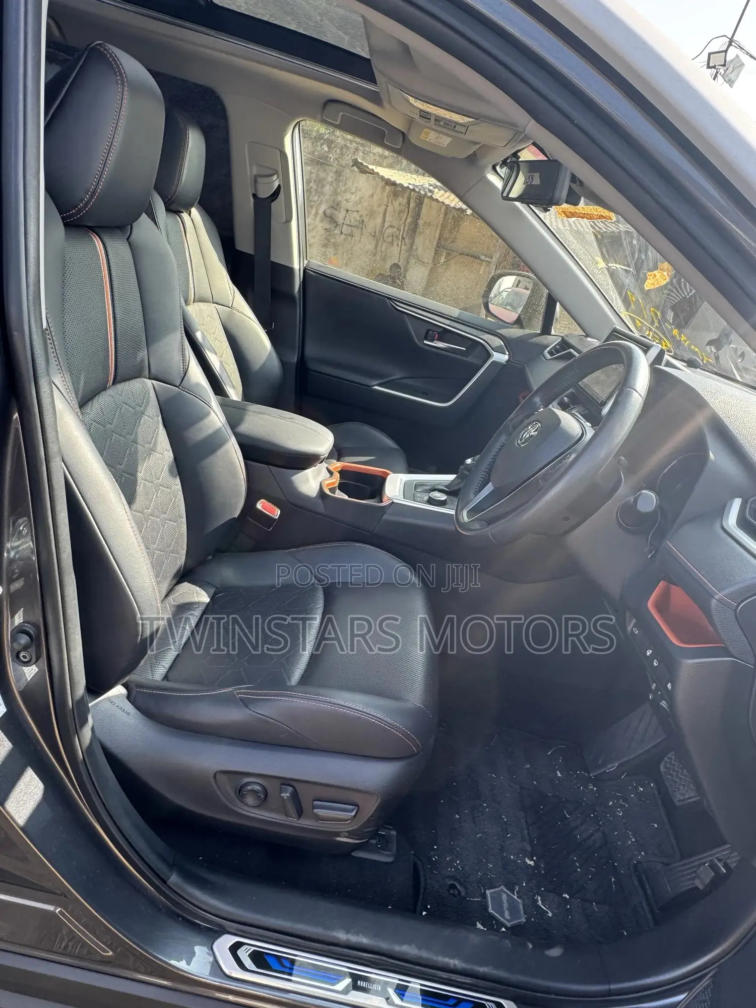 Toyota RAV4 XLE Premium FWD 2019 Gray